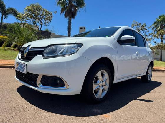 RENAULT SANDERO 1.6 DYNAMIQUE 8V FLEX 4P AUTOMATIZADO